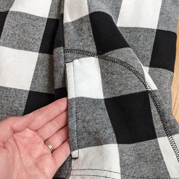 Orvis fleece-lined plaid sz M snap front shacket - Picture 2 of 3